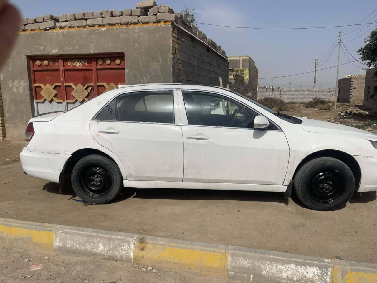 السلام عليكم للبيع سياره مقفوله فقط بها ورد ضربه خفيفه سعر 42،. ***********
