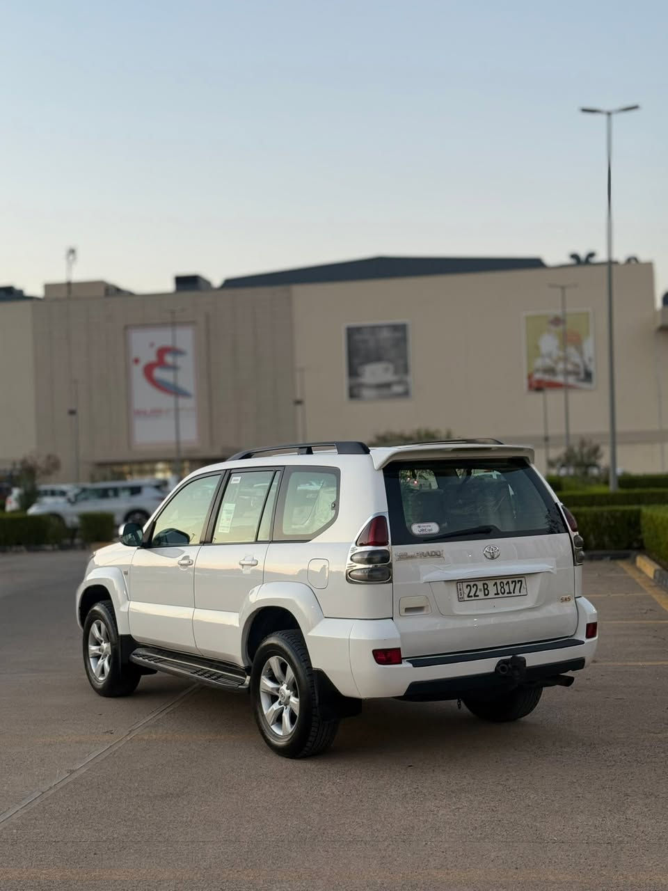 Toyota prado 2008 
بيها قطعتين صبغ وشبر بارد بل باب مال صندك 
سعر 135$
***********
