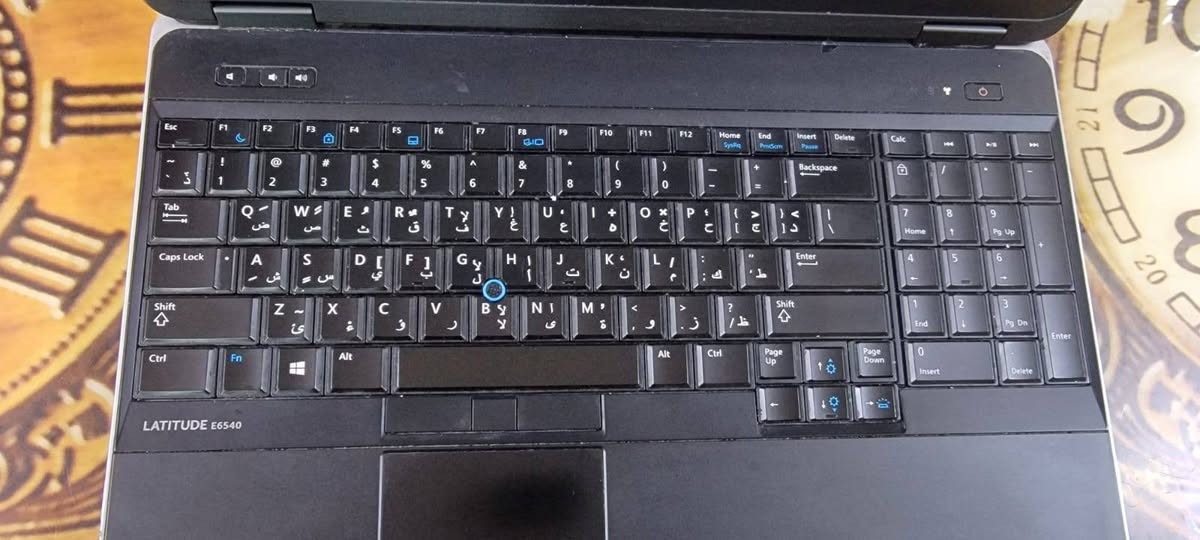 للبيع: لابتوب ممتاز بمواصفات قوية + شاحن + ماوس
بسعر  ٢٢٥٠٠٠ الف 

💻 المواصفات:
🔹 المعالج: Intel Core i7 – الجيل الخامس (MQ)
🔹 الرام: 8GB
🔹 التخزين: SSD 256GB + HDD 500GB
🔹 كرت الشاشة: AMD بذاكرة 2GB (مناسب للألعاب الخفيفة والبرامج الرسومية) �
🔹 حجم الشاشة: 15 بوصة
🔹 كيبورد: عربي وإنكليزي بإضاءة خلفية
🔹 مرفق: شاحن أصلي + ماوس
Reddit
📌 الحالة: مستعمل جيد وجاهز للاستخدام
📦 يشمل الشاحن الأصلي وماوس

الموقع الشعب قرب سوق ٤٠٠٠
***********
