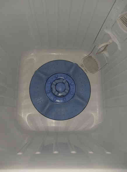 غساله هيتاشي 8 كيلو طوكيو يابان نظافه اكثر من 95% مشتغله شيء قليل السعر 200, الف العنوان الكرامه ***********
