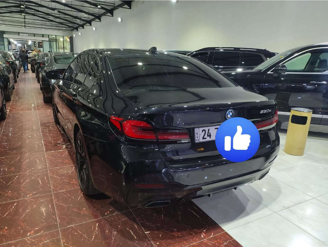 Bmw 530E 2022 Black 2.0L
حجم المكينه : 2000 تيربو + هايبرد + شحن منزلي بلك ان 

السعر : 32000$ 

الضرر :  حادث بسيط في الجنطة 

#مواصفاتها

.شاشه 

.بصمه 

.بنوراما

.كشنات جلد

.هيترات بالكشنات

.ويل كب

.حساسات خلفي امامي

.هندبريك بصمه

.قطعتين تبريد

.كشنات كهرباء

.لايتات لد + زنون

.بكلايت لد

.شحن وايرليس

.اناره داخليه 7 الوان

.صندوك كهرباء

.رادرات 360

.اشاير بالمري

. اتو هولد

 📞***********

بغداد / العامرية
