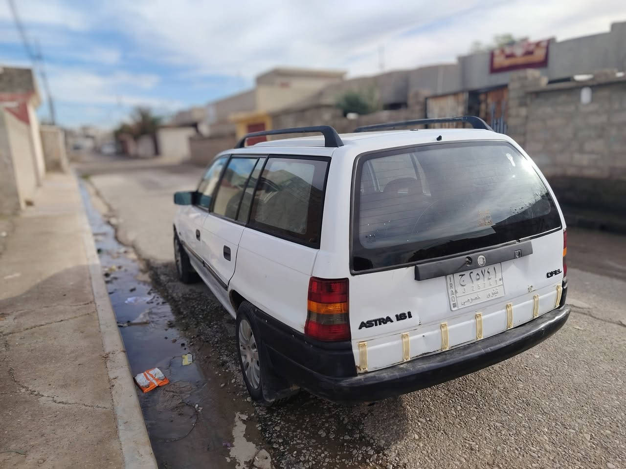 السلام عليكم استر حجم ١٦موديل ٩٣ مصلحه دواير ودوسات تواير جدد محرك شرط  سنويه للثمانيه وعشرين كابون بانزيت السعر ٥٠وبيه مجال ***********
