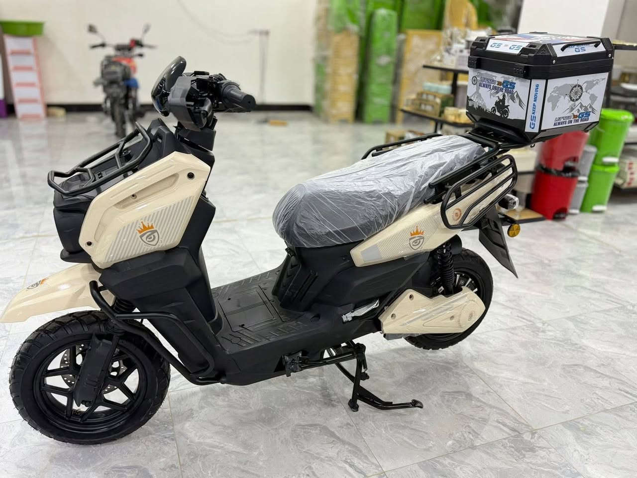 تم وصول دراجات شحن الاباتشي
ملف4000
ويل12,0
سرعه120
6بطاريات مسطره
يمشيك70k بالشحنه الواحده
يصعد مرتفعات
متوفر جمله ومفرد
وتوصيل
***********
