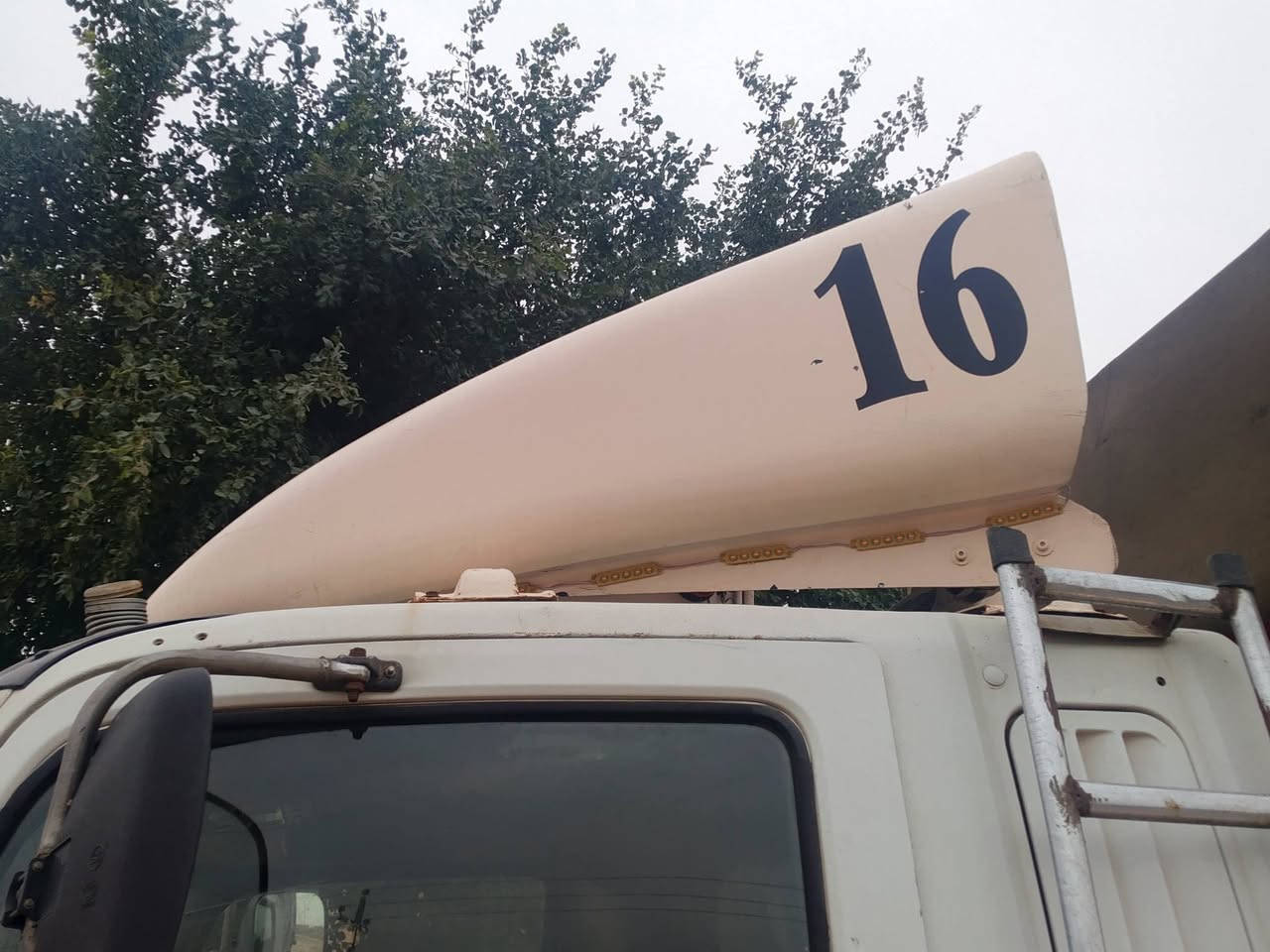 السلام عليكم كاسحه فوزه بزون لبيع ***********
