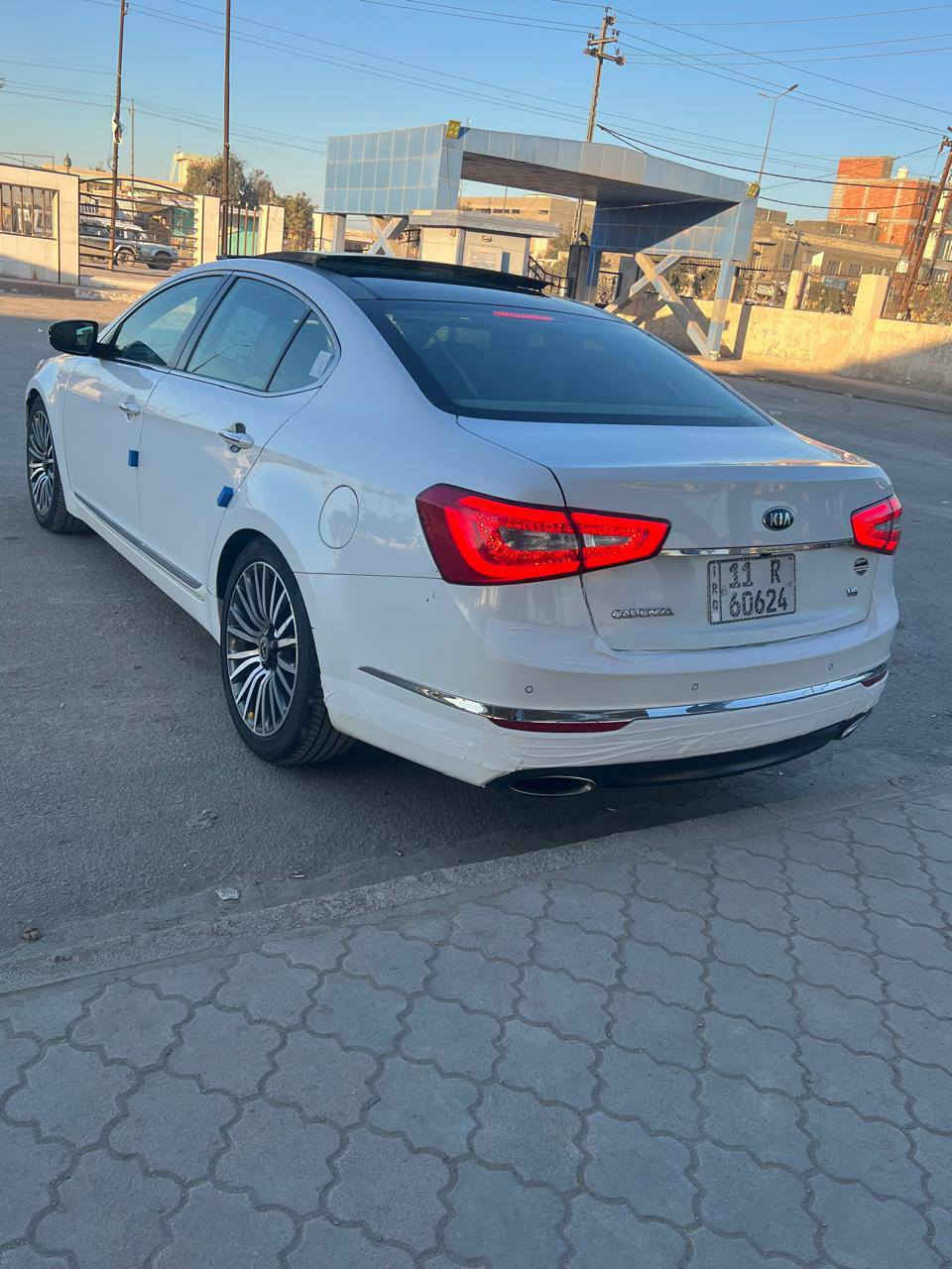 سلام عليكم ورحمه الله وبركاته
اللا عشاق جديد ول نضيف فقط 
كيا كادينزا 
موديل 2014
محرك 3500– 6 سلندر 
ماشية 180  :::الف كيلو حقيقي استخدام بيت
رقم بغداد الدولي هزه وسنويه  ابسمي شخصياااااااا 
مكفوله كفاله عامه حته من رصعه شرط سياره نضافته 💯 
السيارة جاهزة من كلشي بدون اي نقص 
المواصفات✅ فول لفول
-تشغيل بصمة مع بصمة الابواب الامامية
داخل  لونين  ملكي VIP 
-انارة بالمرايات والابواب
 الامامية
لايت عالي ناصي زنون 
زراك لايت امامي 
لد خلفي +امامي 
-كاميرا وحساسات خلفية
-بردة خلفية متحركة
-تبريد قطعتين
-تخم تاير جديد
-كشنات كهربائية جلد تدفئه
-تحكم كامل بالستيرن
-شفتات ستيرن رياضي
-نظام ترحيب 
-سماعات انفنتي 12 سماعة
-اشاير مري+شفط
مري قلاب يمنه يسره 
وباقي مواصفات الكادينزا معروفه ++++++++++
صدر خلفي امامي شرط وكاله 
**اخوان بل عافيه ع ياخذه 
السياره جديده ومابيه اي عيب او نقص شرط تاريك بصره اربيل 
السعر 148
العنوان بابل طريق الدولي==
-----------------------------------------‏

‪***********‬‏
‏‪***********‬‏
مع الامنيات لكم بل رزق الحلال 
اللا كل من رفع المنشور بكلمه  
الصلاة عل محمد والي محمد
