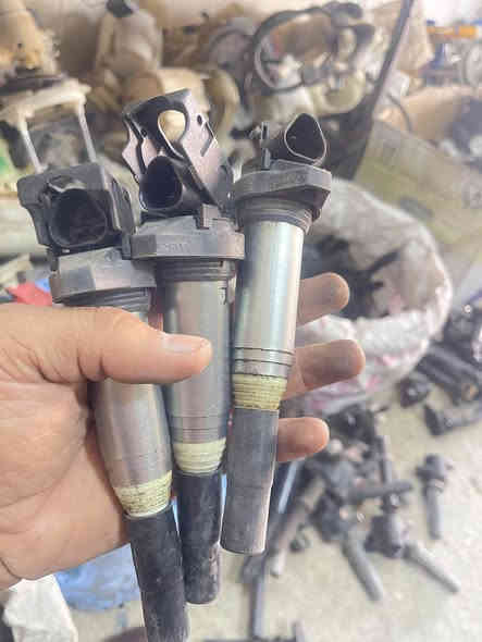 السلام عليكم ورحمة الله متوفر عندي مجاول
 تفصيخ اصلي نظافة 100%( BMW  MiNi )
بي ام دبليو و مني كوبر 
سعر القطعه( ٢٥ الف ) شرط الفحص 
عنواني واسط كوت عالم الفيت بم متوفر توصيل 
***********-***********
