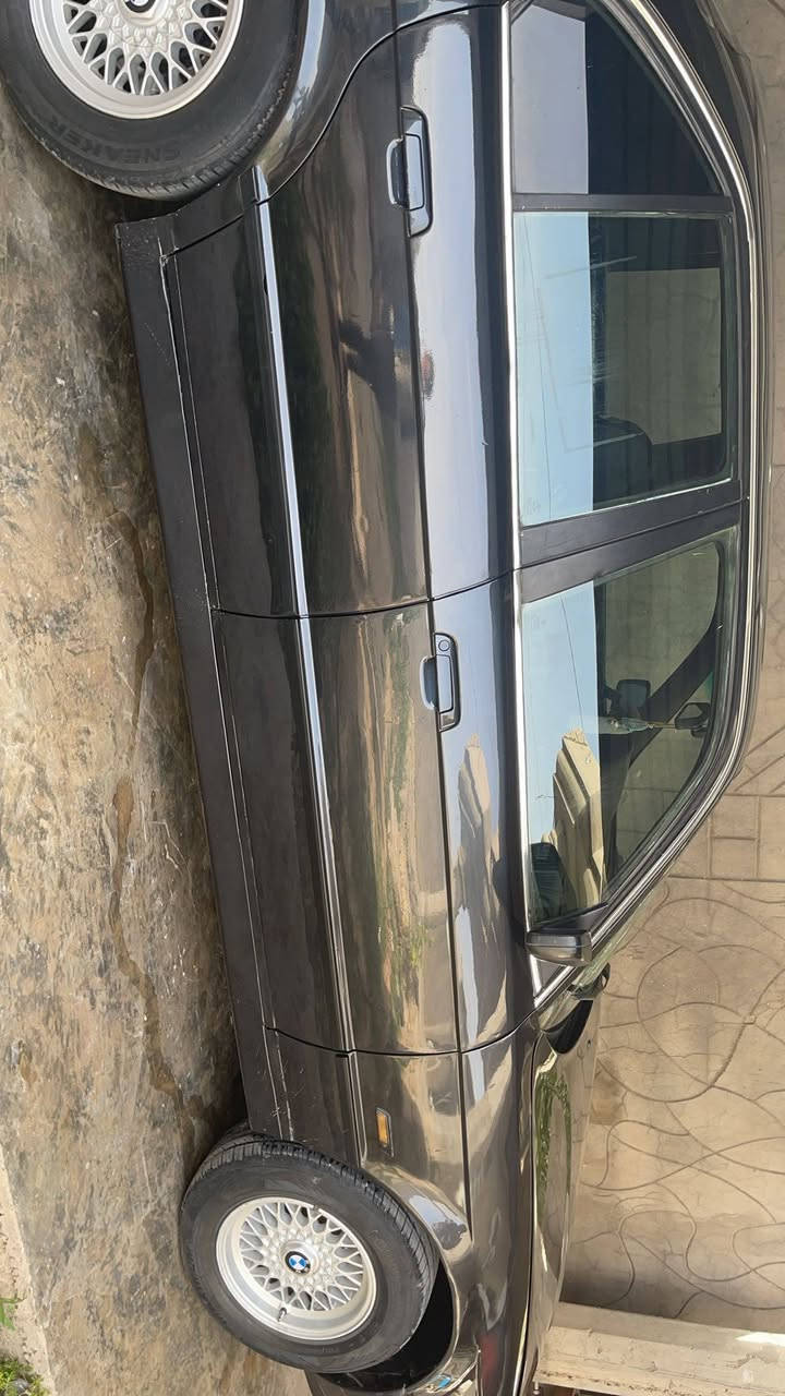 بي ام ٥٢٠  مسكر فانوس كير عادي سنويه ل٢٧ بسمي رقم كركوك سعر ٤٠ وبيه مجال للاستفسار ***********
