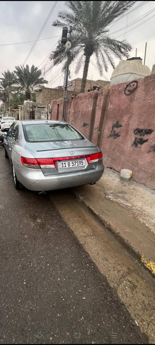سلام عليكم للبيع هونداي ازيرا سياره فول مواصفات سياره بيهه مكانات صبغ ابيع حزام ميكانيك فول سياره جاهزه من كل النواحي سعر 95وبيهه مجال ***********

