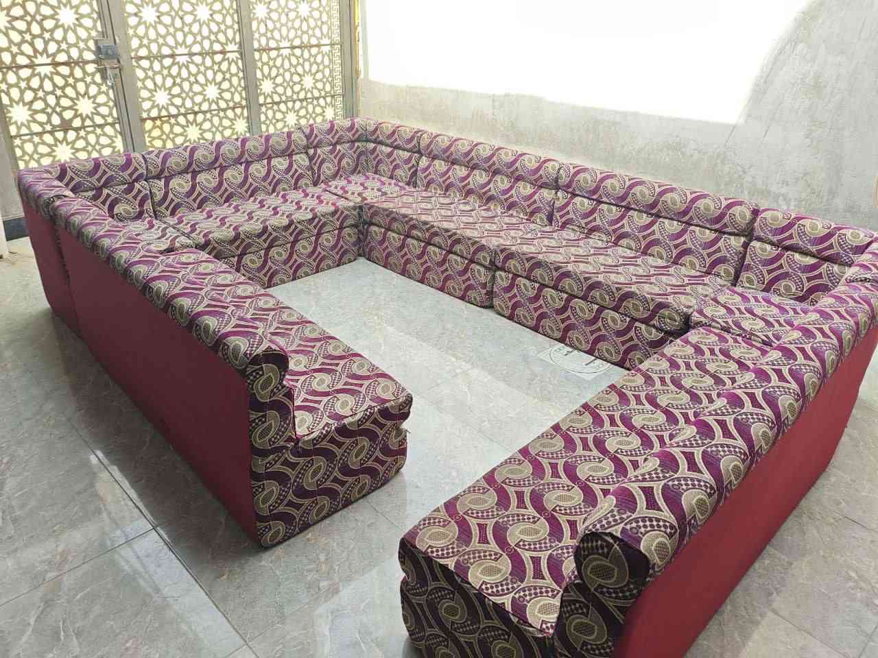 جلسه عربيه للبيع مساحتها 14 متر سعرها 200 الف دينار للاستفسار على الرقم *********** والعنوان التنومه الصالحيه .
