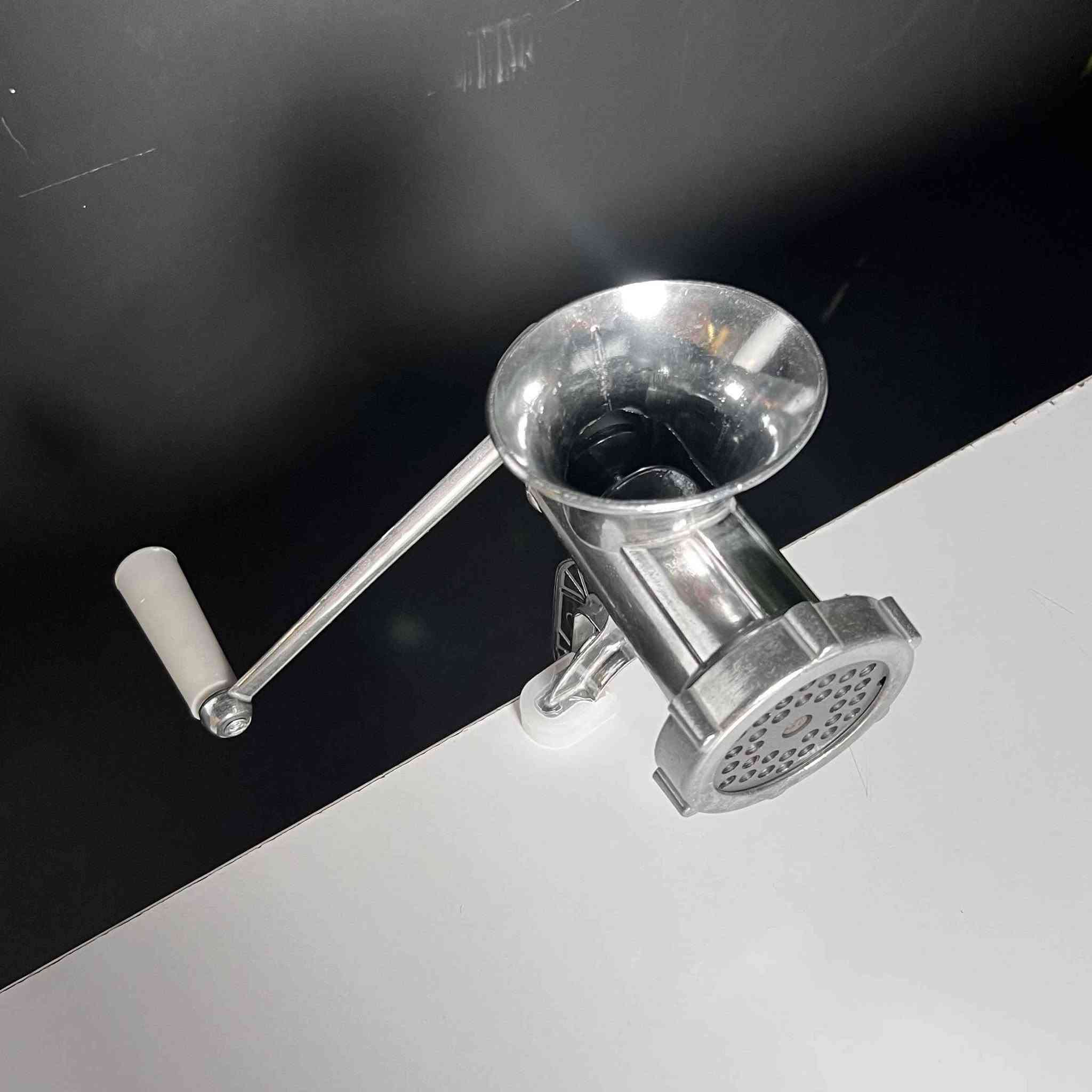 🥕✨ حضّر وجباتك بسرعة مع فرامة MEZAN اليدوية 2 لتر!

ضغط يدوي تحكّم بالقطع، شفرات فولاذية حادة لتقطيع متساوي 🔪
مثالية للخضار، الحشوات، وعصائر الأطفال 🍅🥔
سهلة التنظيف وثابتة أثناء الاستخدام 💧
مطبخ مرتب وسريع بدون كهرباء! ⚡
يوجد خدمة توصيل لجميع المحافظات بغداد, العراق


**إذا كنت صاحب هذا الإعلان وتريد حذفه لأي سبب، رجاءا أرسل رسالة إلى الدعم الفني**