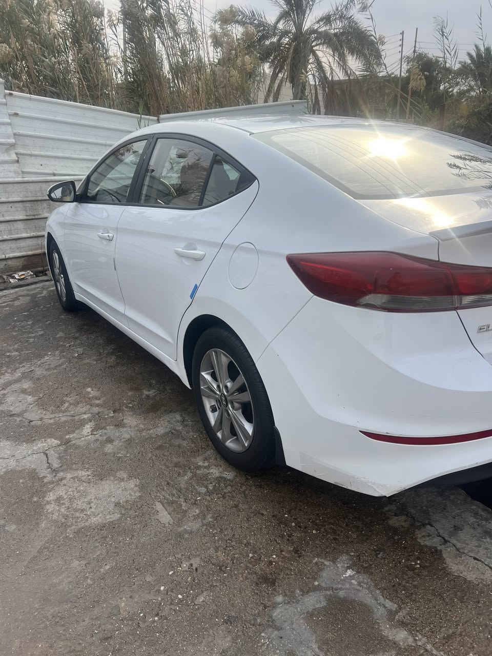 السلام عليكم يوجد سياره للبيع النترا خليجي سياره مكفوله موديل 17تحويل كافت المحافضات السعر 148وبيها مجال قليل ***********  (***********)
