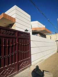 بيت ومشتمل • ٢٤٠م • قرب شارع ٦٠