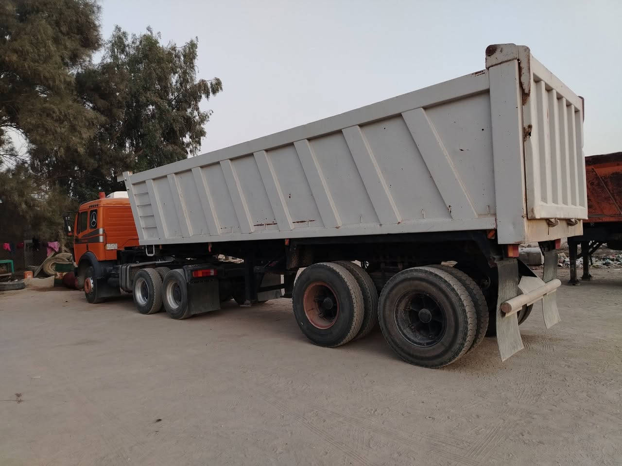 سلام عليكم عربانه للبيع بال طين مديل 2012 براد 16 الاستفسار علا هاذه رقم ***********
