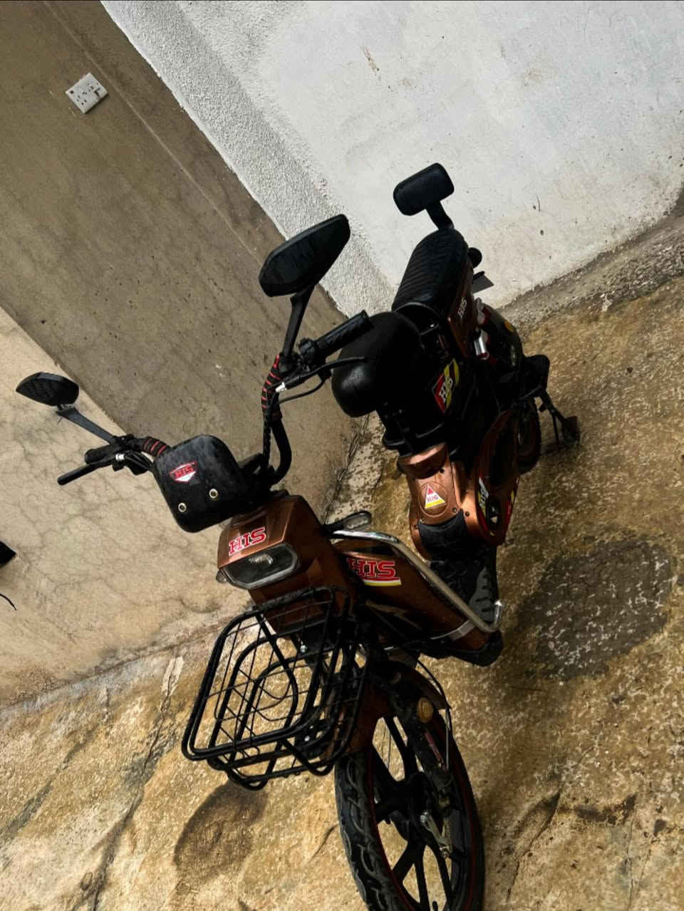 سلام عليكم دراجه شحن اخو جديد فول مواصفات 5بطاريات 65 كيلو متر يمشيك اكبر حجم اكبر ملف 1500W سرعه 99
2سويج 2 كارت 2 بصمه مع كامل اغراض سعر 450 بي مجال مستخدم شي قليل عنوان كركوك شارع القدس للتواصل ***********
