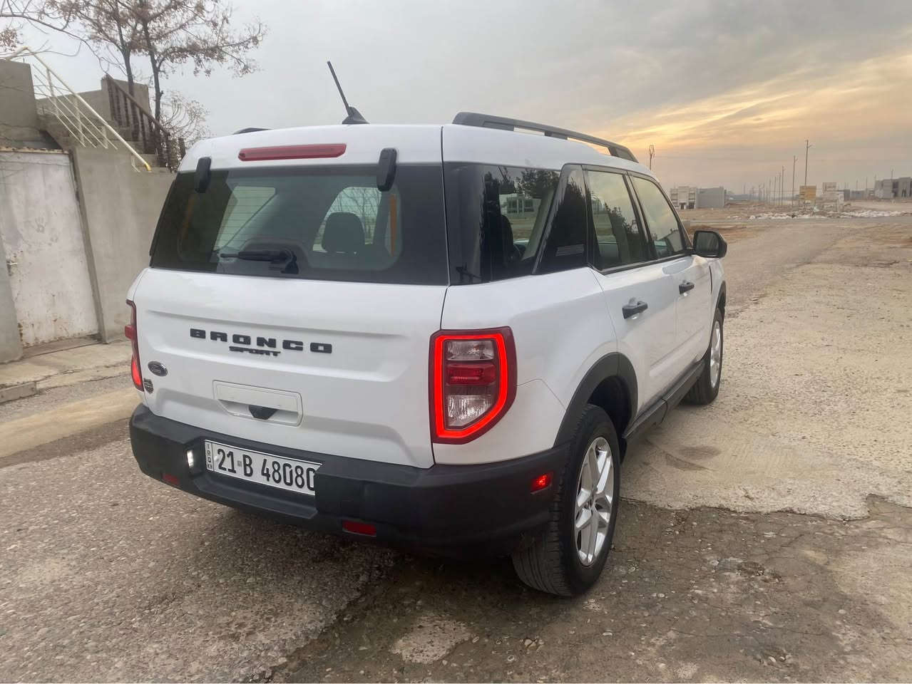 فرۆشتنی خێرا 
فۆرد برۆنکۆ مۆدیل ٢٠٢١ دەبل اکسل  مکینە V3  مواسفات بیگ بیند  گیر ماوس و شاشە و رادار و ئۆتۆ هۆلد و برێک بەسمە و  سوکان فۆلیوم و لایت زینون بیلادی و لایت زەترک  سپێری دانەبەزیوە تەنها ٤٠ هەزار مایل رۆییە گیر و مکینە و کارەبایات بەشەرت رەقەم و سەنەوی نوێیە هەتا ٢٠٢٩ سیارەکە پارچەک و دوو پەلەی بچوکی سبوغە بەبێ ژۆرێ  رەقەم شانسیم دانایە نرخی تەنها ١٢٩ وەرەقە و کەمیک مجال شوین هەولیر *********** أربيل, العراق
