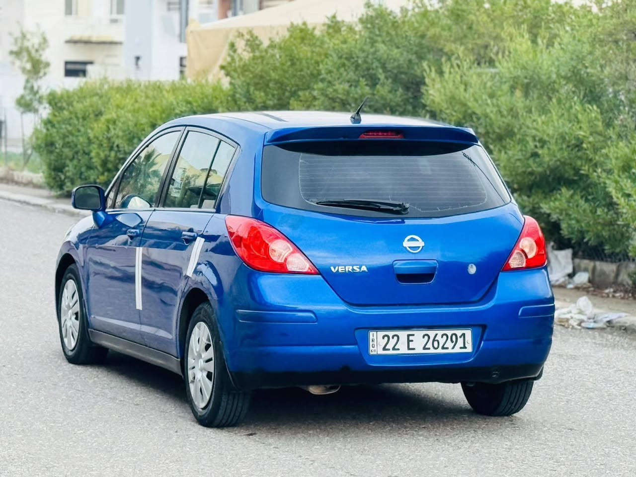 ئؤتؤمبیلی نیسان فیرسا 2010گیر تؤماتیک …گیر و مه کینه و ته برید به شه رت …جام کاره بای …ئاوینه کاره بای …قوفل مه رکه زی …غاسکؤیه …ره قه م و سه نه وی نوی ….سئ په له ی هه یه …چوار تایه ی نوی له سه ره ویل که په …
*********** أربيل, العراق
