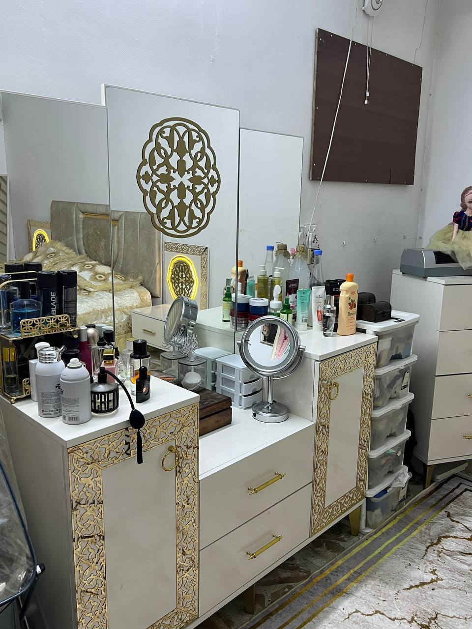 اغراض منزل نظيفه جدا جدا 
لغرض  المكان حي الجهاد التواصل ع الرقم ***********
لايوجد توصيل
