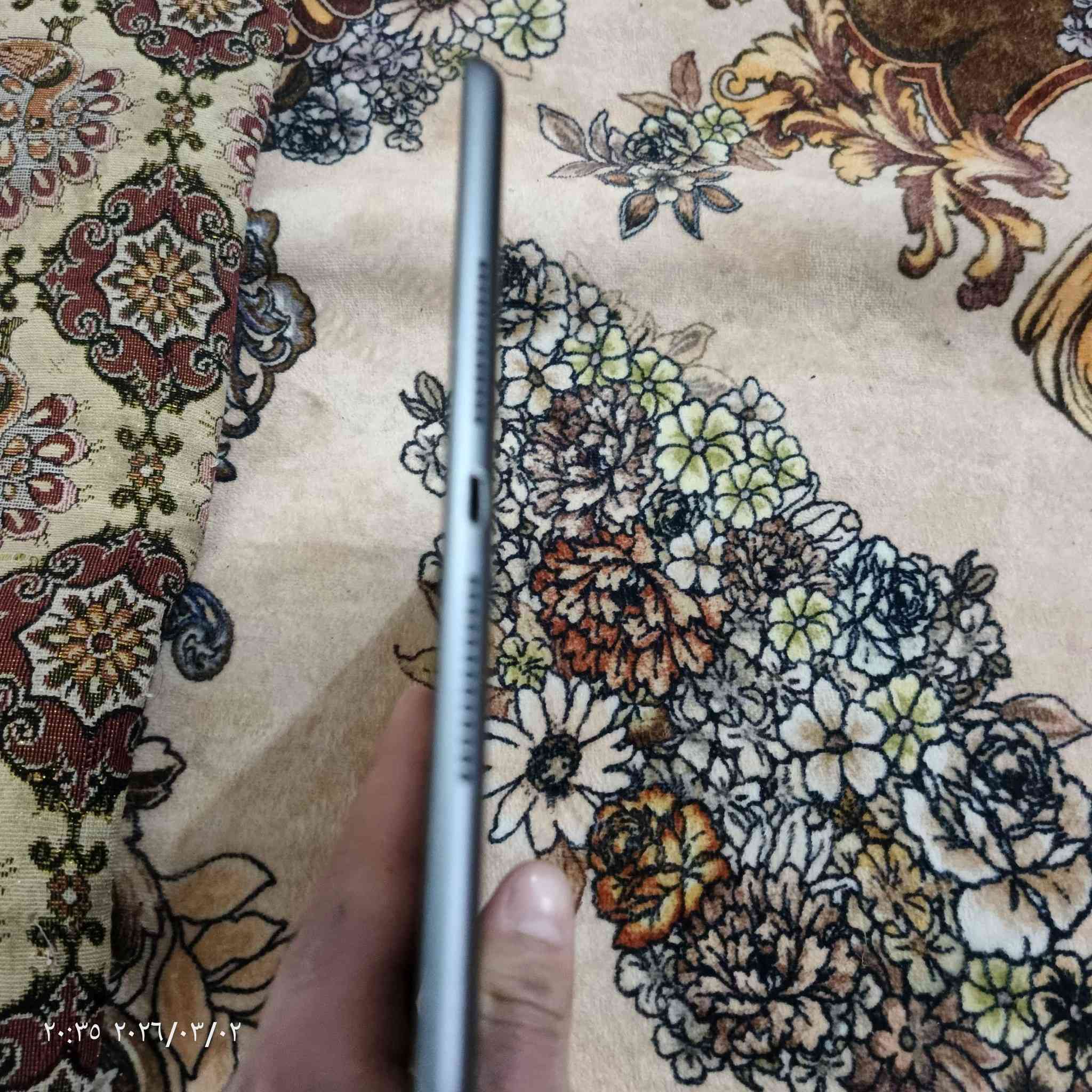 ‎سلام عليكم عندي ايباد 9البيع امكاني تكريت ديوم تواصل ***********‎ Singapore
