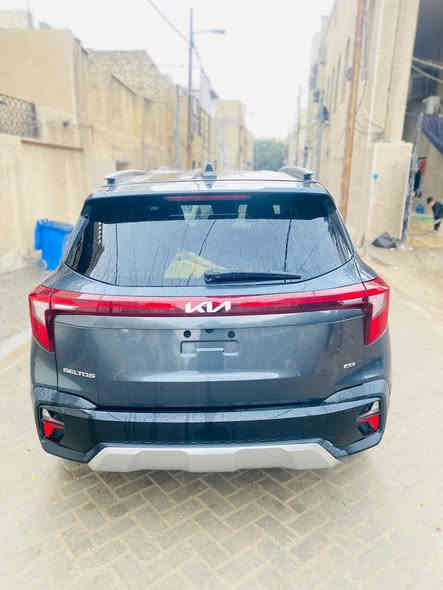 سلام عليكم 
كيا سيليتوز منفيس بأسمي 
موديل 2024 معروفه باقي المواصفات 
للاستفسار ***********
