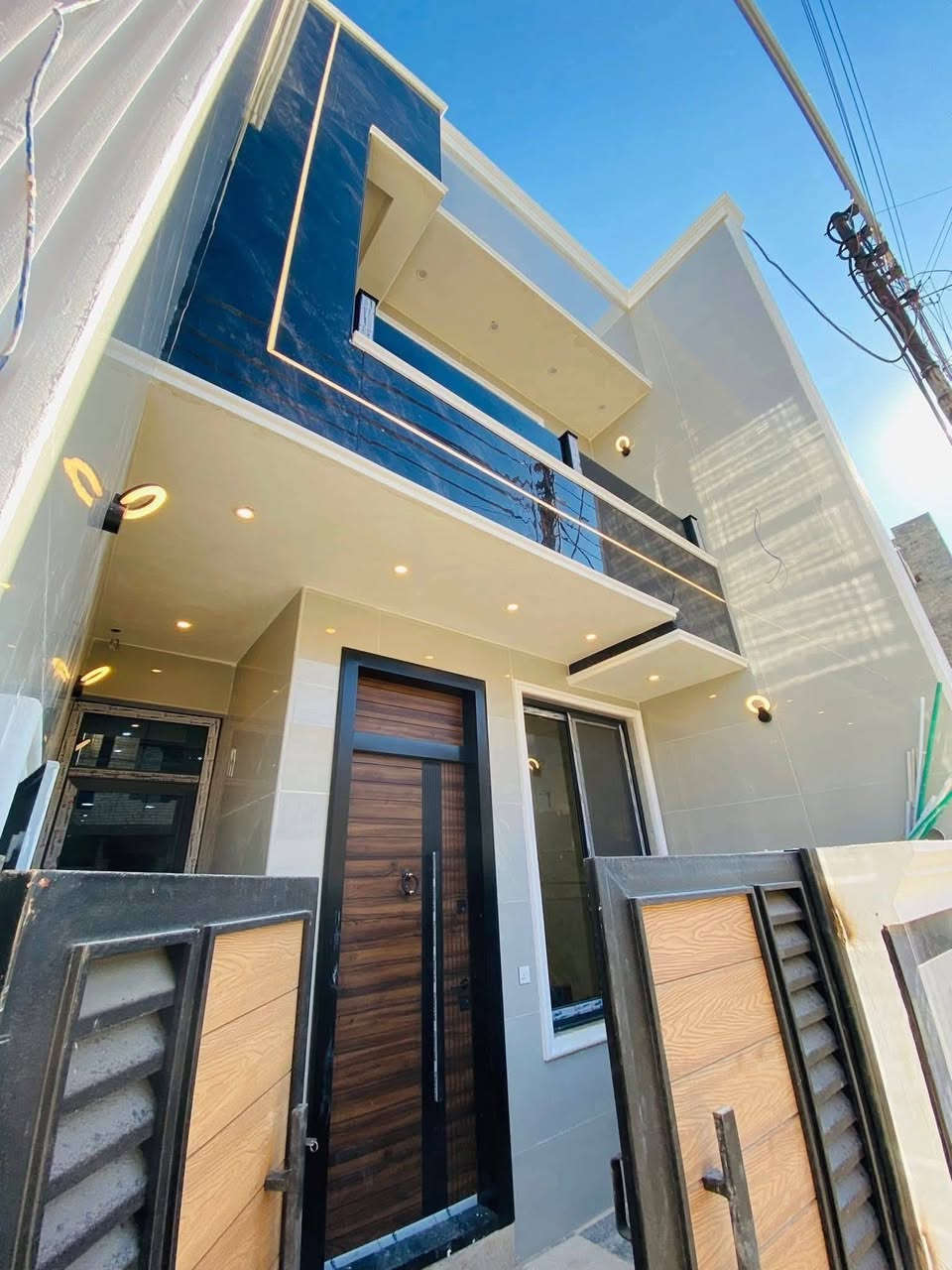 تم تسليم الدار في بعقوبة
بسم الله الرحمن الرحيم 
(المصداقية شعارنا ورضاكم هدفنا)
يعلن المهندس معتز الهيبي عن بناء دار احلامك 
بل نقد وبل تقسيط بتسديد شهري وعلى شكل دفعات حسب رغبتك 
بناء كافة الدور السكنية والمحال التجارية
في ديالى والمناطق المحيطة بها بأشراف هندسي وكوادر ذو كفائة عالية بكافة درجات البناء وحسب طلب الزبون 
لدى مكتب عين الشمس الهندسي 
(نضع خبرتنا بين ايديكم) للاستفسار اكثر 
يرجا زيارتنا الى موقع الشركة القائم في بعقوبة 7نيسان او مراسلتنا على الواتساب او الاتصال بل ارقام التالية
‭0775 861 0189
