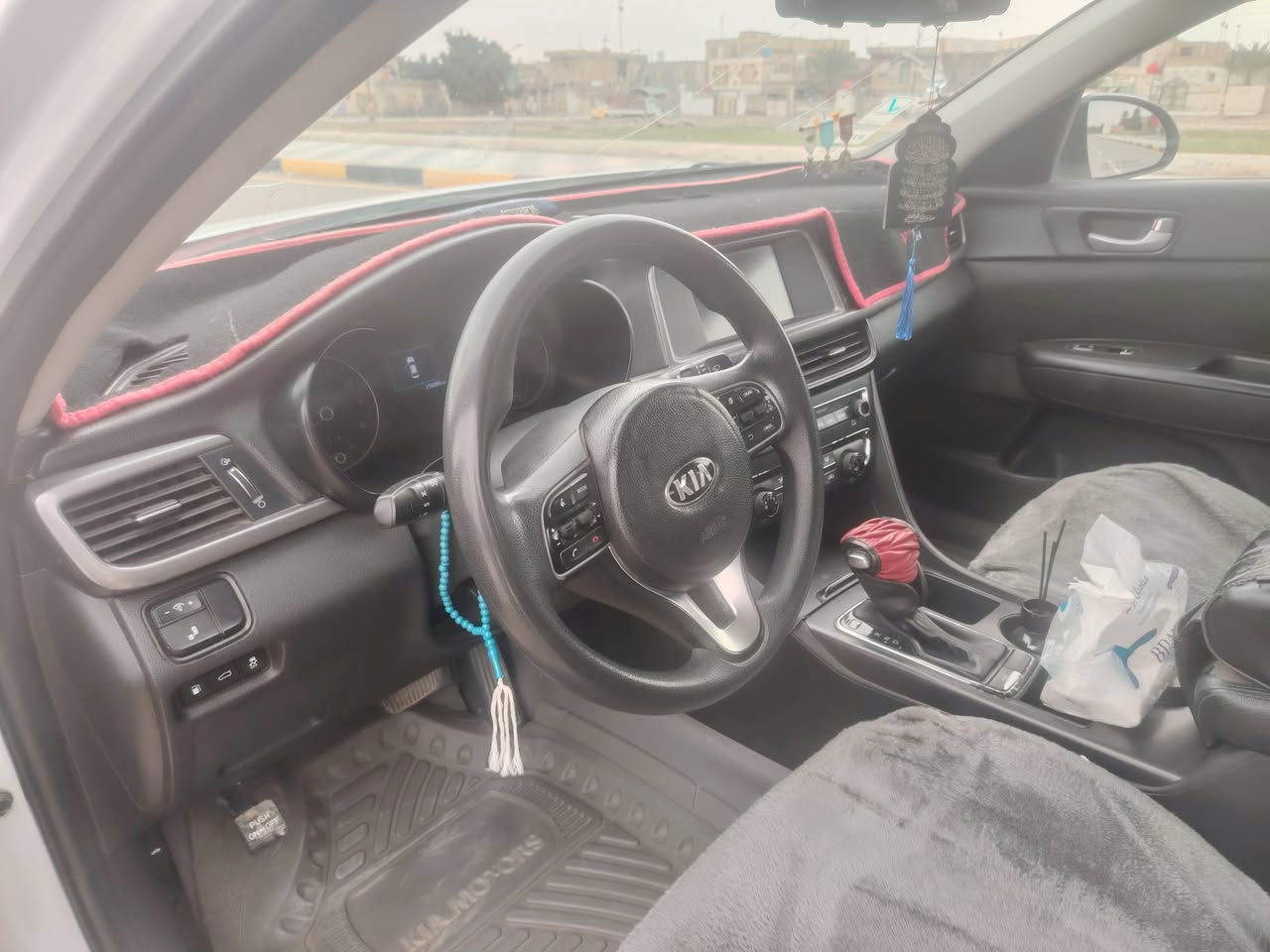 السلام عليكم. كيا اوبتيما 2018 وارد امريكي تبديل بنيد فقط. السعر 145 ورقة وبيها مجال بسيد. سيارة جاهزة من كلشي كير ومكينة وحدادية. السيارة بأسمي رقم انكليزي ذي قار. مكاني ذي قار قلعة سكر. رقم التلفون. ***********.
