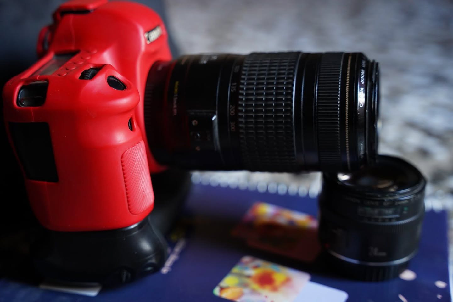 للبيع كامرة Canon 6D Full Frame
مع عدسة 24mm + عدسة 70-300mm USM
 گرب + بطاريتين + شاحن + حقيبة
تصوير احترافي وصور عالية الجودة
 أداء ممتاز في الإضاءة الضعيفة
 مناسبة للمناسبات والفيديو والتصوير الخارجي
عدة متكاملة وجاهزة 
مكاني النجف
للاستفسار والسعر على الخاص.


**إذا كنت صاحب هذا الإعلان وتريد حذفه لأي سبب، رجاءا أرسل رسالة إلى الدعم الفني**