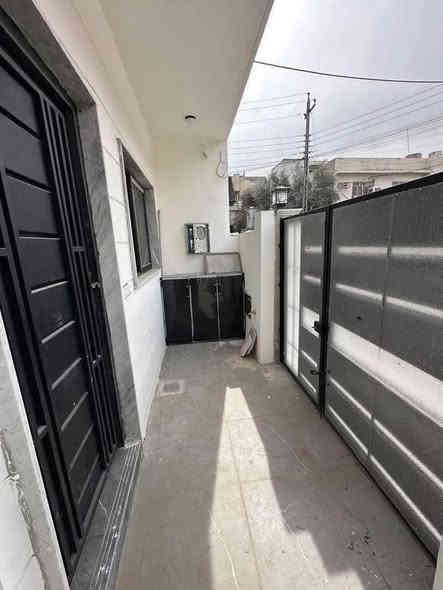 السلام عليكم ورحمة الله وبركاته #مكتب_الغوالي
🔹 بيت للبيع في حي البكر قرب جامع شهيد مجول

🔹 المساحة : 88م ، الواجهة : 8م ، ركن

🔹بناء حديث طابقين 4 غرف نوم 

🔸 سند طابو ملك صرف شرط تحويل وقرار تمليك

ط1 : استقبال ، مطبخ + صالة ، غرفة نوم ، صحيات

ط2 : ثلاث غرف نوم وصحيات وبيتونه

البيت يحتوي على كافة الانظمة الحديثة -

دكتات - سبالت - غسالات - انترنيت - دشات 

للاستفسار اكثر مراجعة #مكتب_الغوالي الكائن في حي السماح الاركان قرب مدرسة السماح الابتدائية وقرب مول القمة او الاتصال على الارقام تالية -

***********

***********
