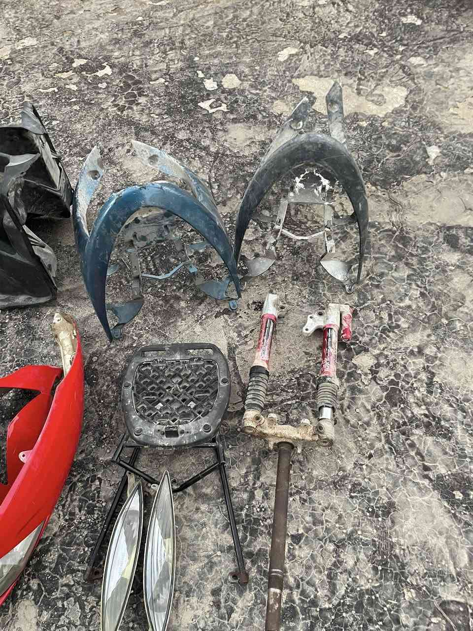 السلام عليكم غراض للبيع شلعه وحده ٦٠لا تعامل بس الماشه عوجه المكان جسر دياله جديد***********
