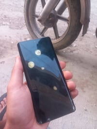 انفنكس زيرو ٣٠ برو  ذاكره ٢٥٦ عشوائيه ٨  جهاز يحتاجه تبديل شاشه شاشته ...