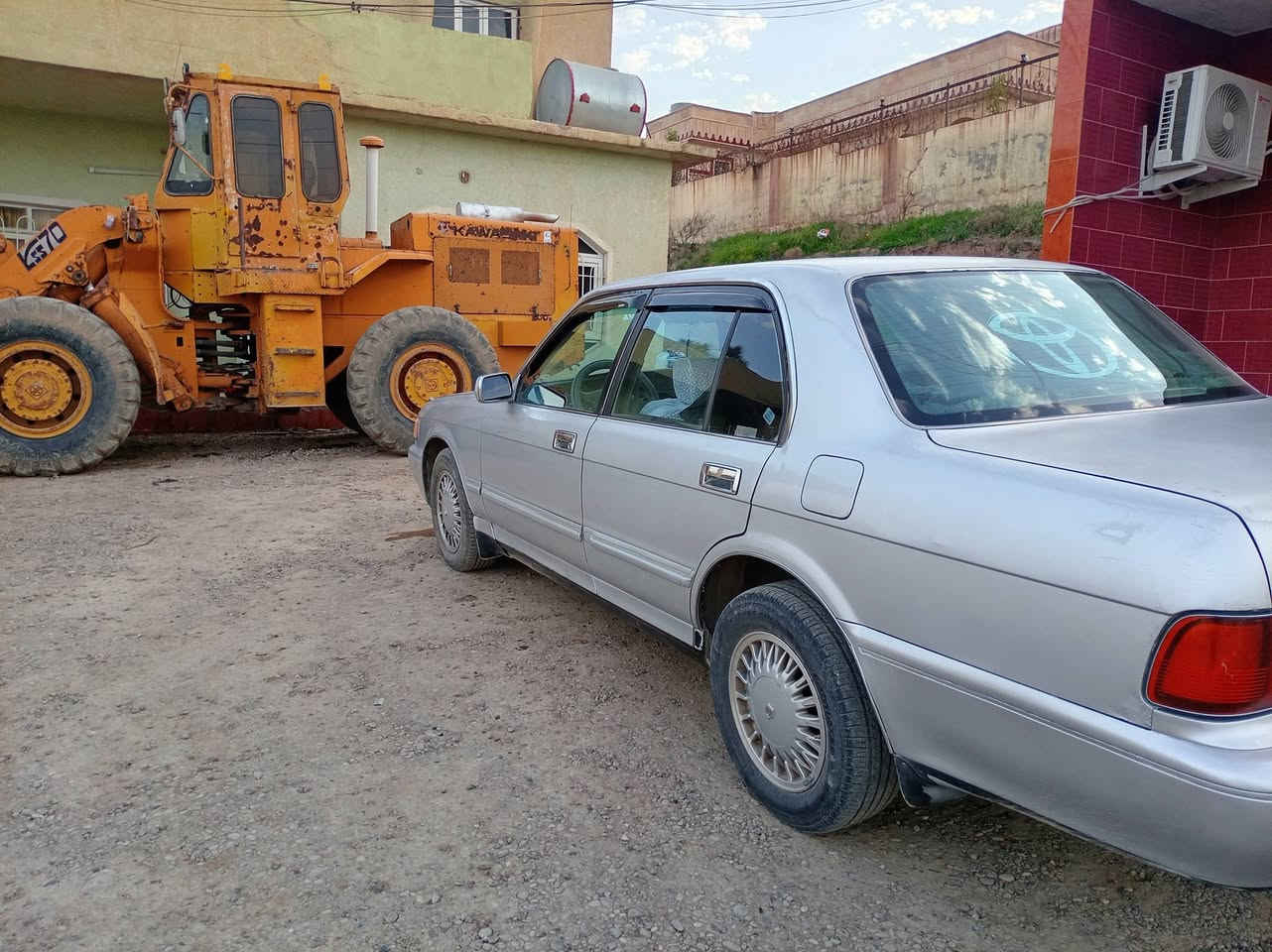 السلام عليكم ارنب للبيع محور موديل 95 تدفئة تبريد كهربائيات كلها شقاله محرك 3000 بدون صبغ وضع شركة مكاني صلاح الدين الشرقاط ارقم ***********
