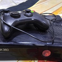 اكس بوكس 360 نظيف استعمال قليل  السعر 90 الف وبي مجال  للاستفسار على ا...