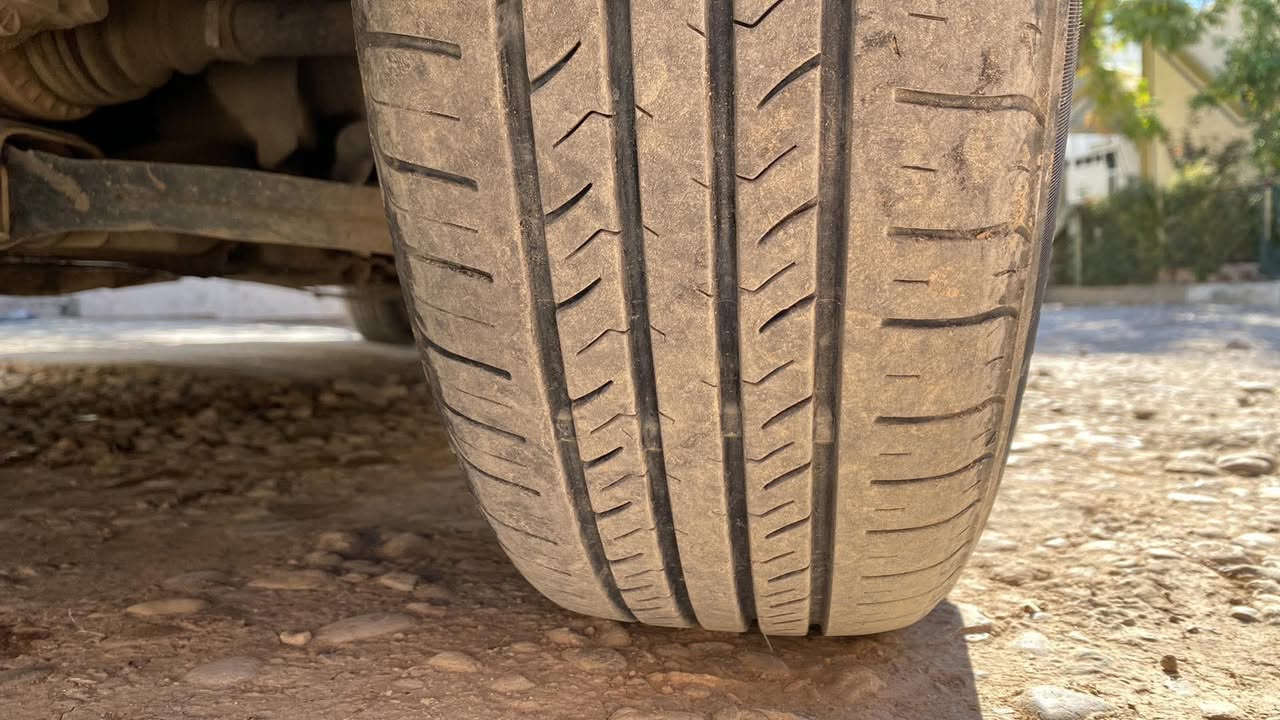 به ناوي خوا
بو فروشتن مه كينه ٢٠ گير و مه كينه به شرت 

سه رف و بوخاري نيه

سه ياره كه سنويه به شه رتي حاسيبه 

ليدراوي نيه كامل مسرفم تيي كردوه تاخم بيش و دوا تازه داكيراوه تاخم تايه تازه سعري ٢١ مجال شوين كه لار 

***********
