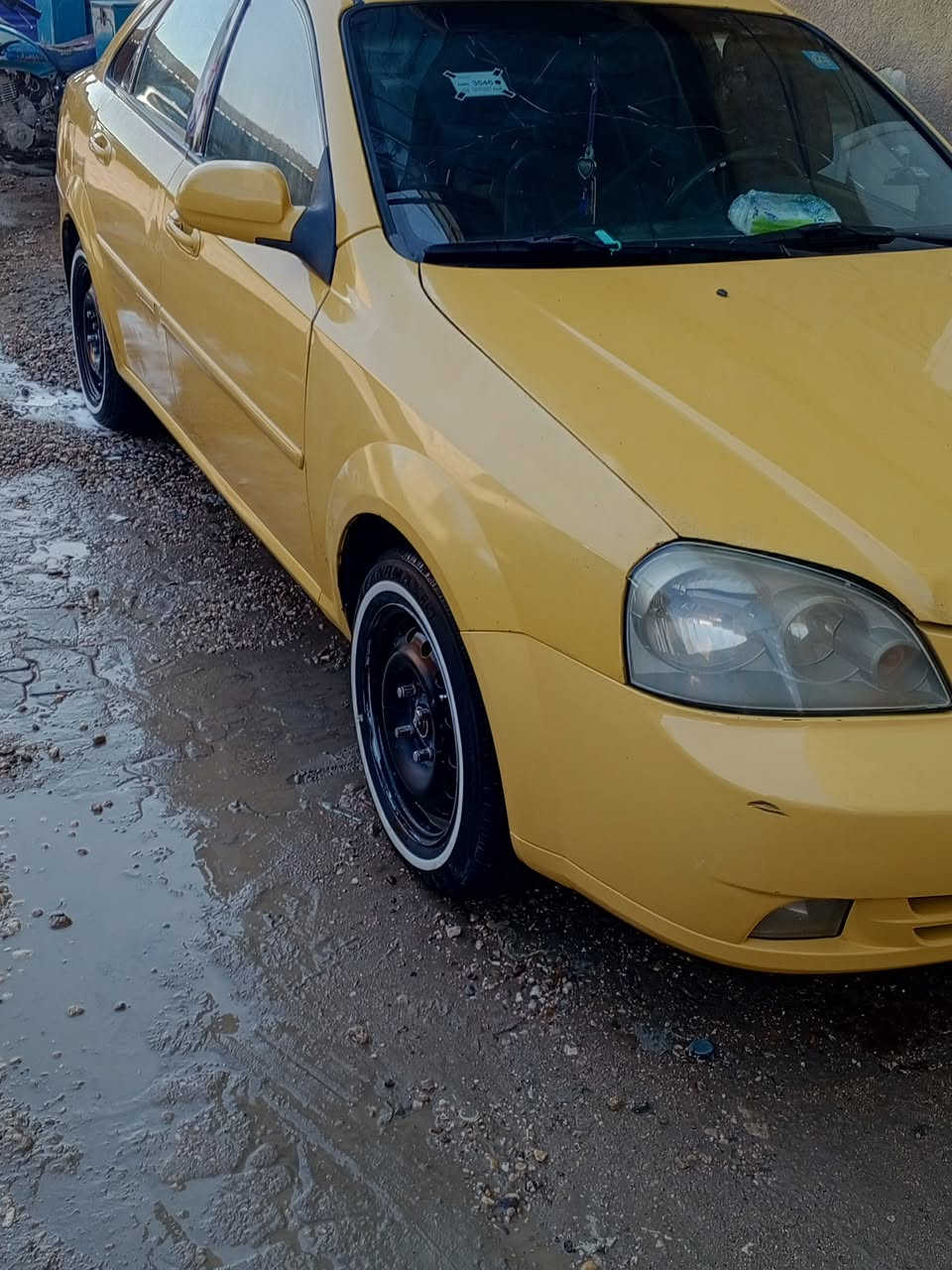 سلام عليكم  سياره نوع اوبترا خليجي موديل ٢٠٠٩ مكينه وكير خير من الله وصل خط وبحث مصفره سعر ٦٢وبيه مجال رقم ***********
