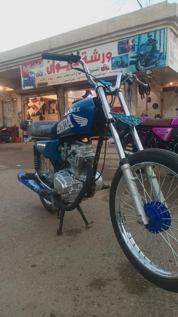 السلام عليكم دراجه 4كير اوراق أصولي شاصي موديل 23 والتعمير موديل 26 صار شهر من معمره  تبديله دهن 
العنوان واسط قظاء النعمانية 
للأستفسار اتصل ***********
