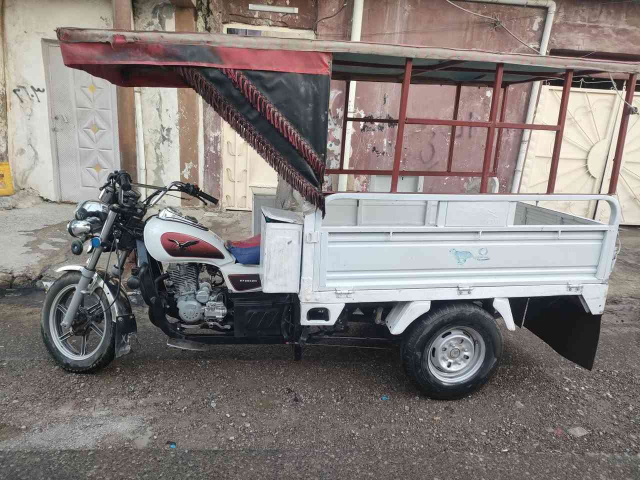السلام عليكم ستوته للبيع شرط موديل 17ابلادي نكره سلف كلشي شغل دخله كمرك منفيس اصلي وصل كمرك مانقصه شي وضع شركه بعده السعر مليون 350وبي مجال العنوان موصل جانب الأيمن حي زنجيلي ***********/***********

