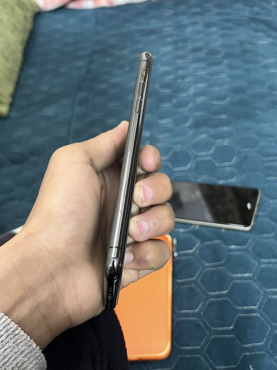 آيفون 11برو ماكس مبدل شاشه وبطاريه قطع اصليه مال تفليشً جهازً فول نضافه فيس إيدي شغال ذاكره 256 بطاريه 100جهاز فول ضافه ويرهم مراوس ويه إيفون 12برو ماكس وانطي فرق السعر 260بيً مجال ***********
