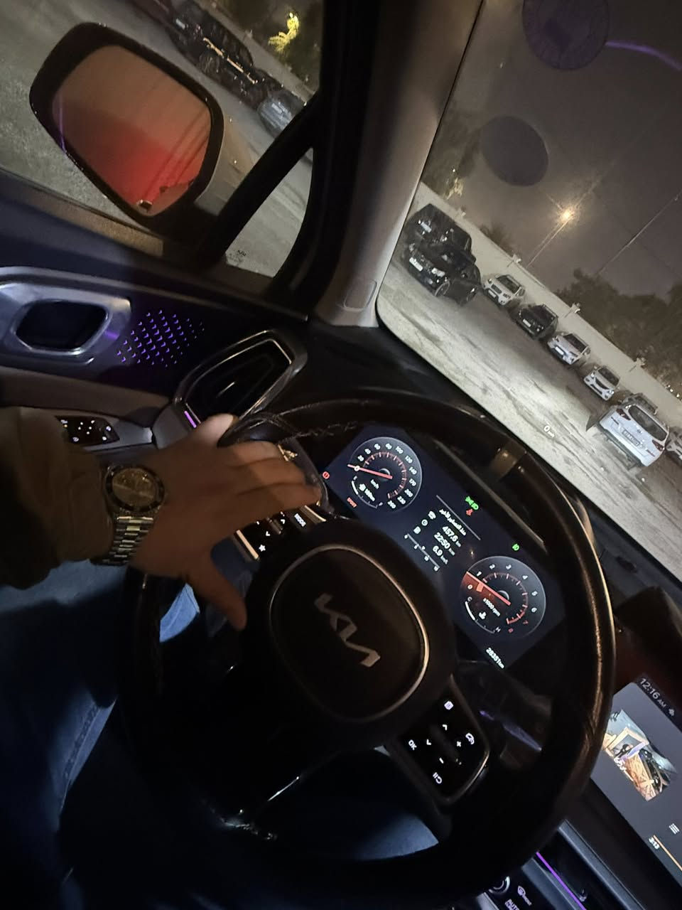 السلام عليكم
للبيع كيا سورنتو 2024  
V6 3500 cc
السيارة فولل عدا ال ٤ كامرات والكشنات الجلد 
مواصفات السيارة 
داتا شو 
كراسي كهرباء الاثنين 
بانوراما 
اوتو هولد 
درايف مود 
هاند بريك بصمه 
تشغيل عن بعد 
اناره داخليه لد 
حساسات 360د 
حساس مطر 
كير ماوس 
عداد دجتل 
اناره محيطيه متغيره 
مري تعتيم ذاتي 
ماشيه 30,000 km
٣ قطع تبريد 
السيارة ٧ راكب 
السيارة جديدة وماخذها زيرو على ايد وحده 
سعر السيارة 318ورقه 
للأتصال ***********
