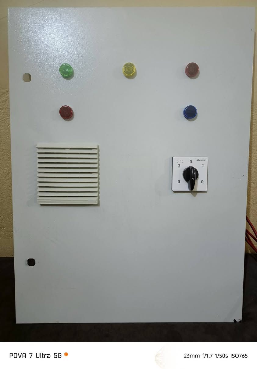 السلام عليكم، شغل البارحه تصنيع بورد حسب طلب الاخ الكهربائي يتكون من مصدر وطني ثري فيز ومصدر وطني سنكل خاص للشحن، مع مصدر طاقة سنكل مع مصدر مولدة سحب احتياط ويحتوي على مكان ميزانية وسلكتر وخرج احمال ثقيلة وخرج انارة مع مصابيح الباب والمروحه وجوزة حماية حريق، نصنع لكم ماتحتاجونه ومستعدين للتركيب والصيانة، للتواصل *********** حسن ابو علي /حسن فيز
