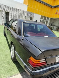مرسيدس 300E • موديل ٩٣ • سوق الشيوخ
