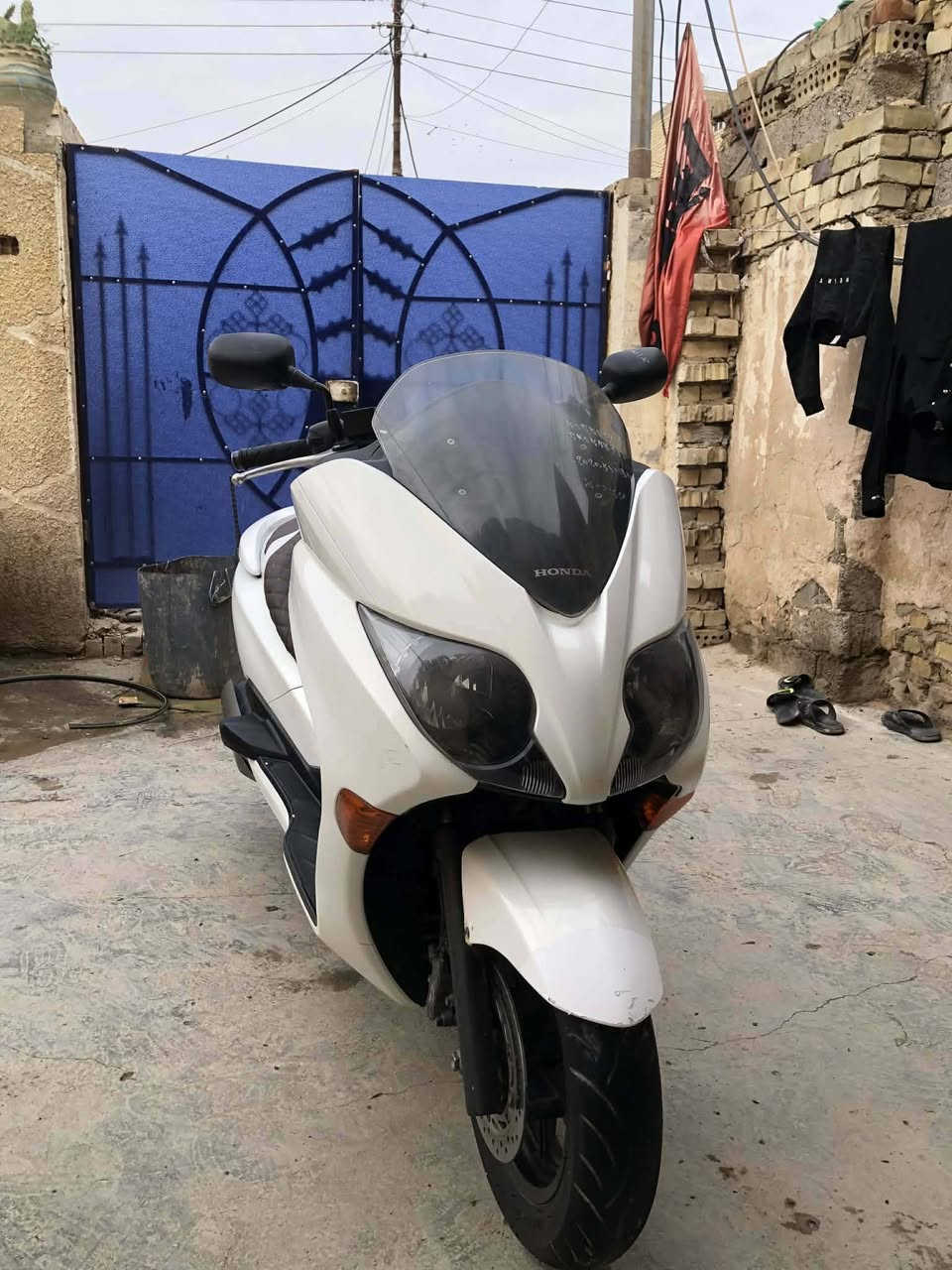 السلام عليكم 
دراجه صفر عشره 0/10 اس سفن فول مواصفات رمبه مكفوله كفاله عامه منزلهه  من حجي دندنش كير شغال 7نمر4تحويلات مسجل شغال بلادي اريل تدفئه يدات كلوب جنطه تايرات جدد شلعه معدل فول اوراق كامله كمرك  ومكاتبه المعرض موجوده السعر 16وبيهه مجال الشراي يتصل 
*********** مكاني بغداد
