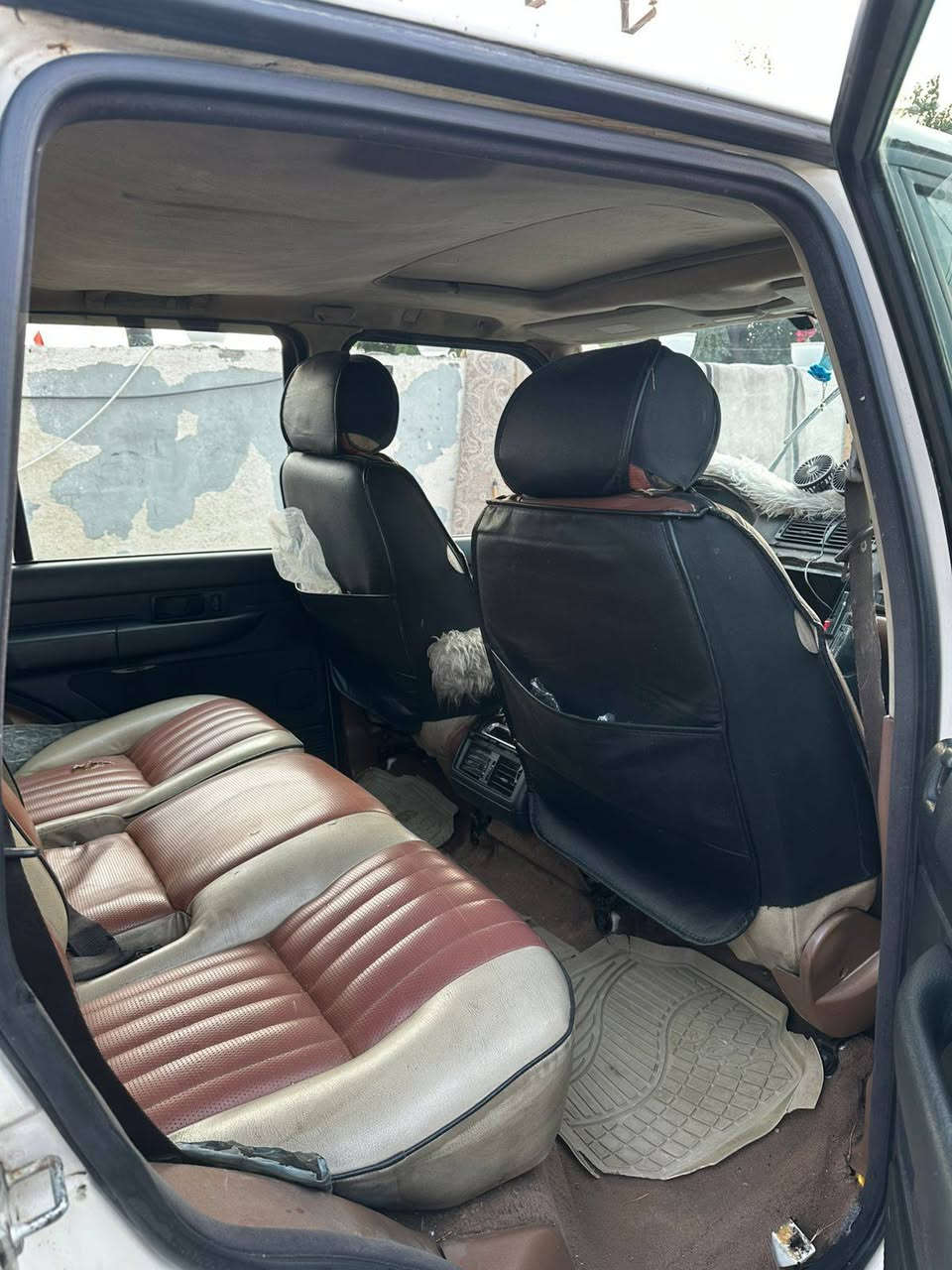 سياره البيع رانج روفر نيو مديل 96 السياره جاهزه تحويل ثاني يوم السعر55 وبيه مجال *********** مكان السياره ميسان
