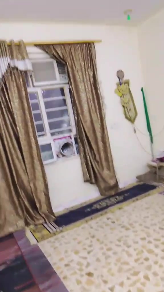 بيت للبيع بهرزحي الشرطة يم جامع المصطفى سعره57 المساحه 100مربع ***********
