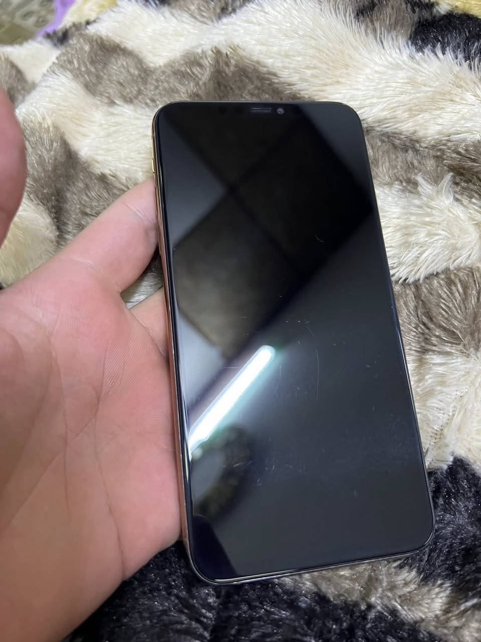 ايفون ١١ برو ماكس 
لون ذهبي مميز 
دبل سيم 
بطارية ٧٤ اصلية 
المساحة ٦٤ 
مبدل شاشة فقط 
بيع فقط سعرو ٢٣٥


**إذا كنت صاحب هذا الإعلان وتريد حذفه لأي سبب، رجاءا أرسل رسالة إلى الدعم الفني**