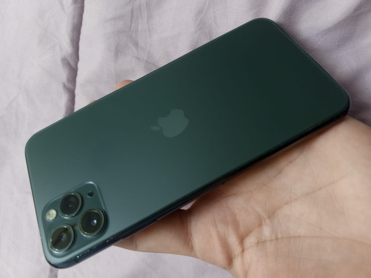 آيفون 11بروماكس 
ذاكره 256
بطاريه82
شاشه بلادي بطاريه بلادي كلشي مامبدل بي 
نضافه 100/95
للتواصل ***********🔵
