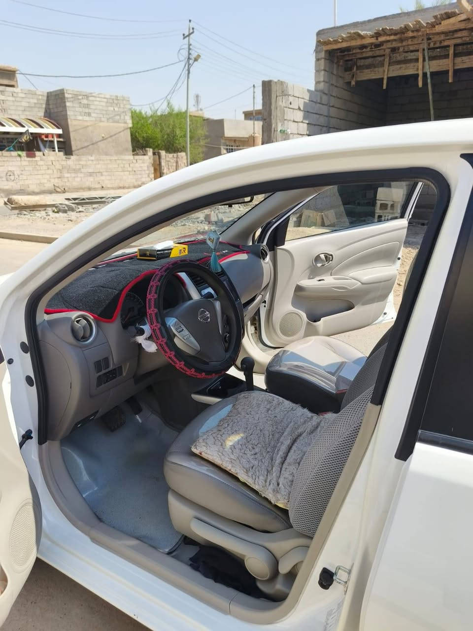 نيسان سني (( 2024 ))  مصري 
رقم #بغداد الدولي الجديد
#السيارة بأسمي وتحويل ثاني يوم 

#المواصفات: 
🔴 شاشة كار بلي 
🔴 كاميرا خلفية
🔴جام كهرباء عدد 4 
🔴 قطعتين تبريد
🔴 اشاير بالمري
🔴 داخل بيجي
🔴 ايرباك عدد 2
🔴 تحكم ستيرن 
🔴 يدات نيكل
🔴 شباك نيكل
🔴 سبايدر بالصندوق 
🔴 بلوجكتر اصلي 
🔴 محرك 1500 cc
🔴 مانع انزلاق
🔴 ويل كب حجم  15
🔴 اواكس USB  
🔴 بلوتوث
🔴 سبير ما نازل 
🔴 دوشمة درجة أولى #كشنات_وارضية_وصندوك 
🔴 ماشيه  19  الف
 
#السعر  128 $ وبيها مجال بسيط 

#العنوان بغداد / تقاطع النهروان 
موبايل ☎️ *********** 

#ملاحظة بيها  دعكة بالباب الي عكس السائق وما امبينه 
#والباقي_مكفولة
