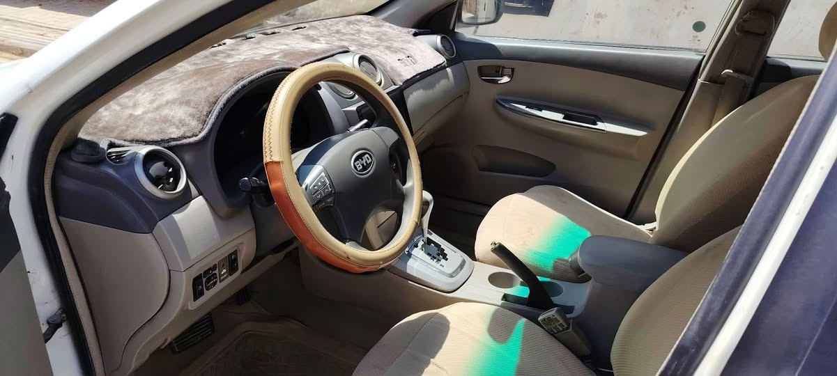 السلام عليكم
سياره Byd للبيع موديل 2014 فول مواصفات فتحه، بصمه، تشغيل عن بعد، رقم اربيل جاهزه من كلشي بيها صبغ بنيد وجاملغ جهة السايق الي صاير بيها الحادث ونص من باب السايق سنويه لحد 2029 السياره احلى من الصور بهواي السعر 40 وبيه مجال قليل للاستفسار الاتصال على الرقم ***********

