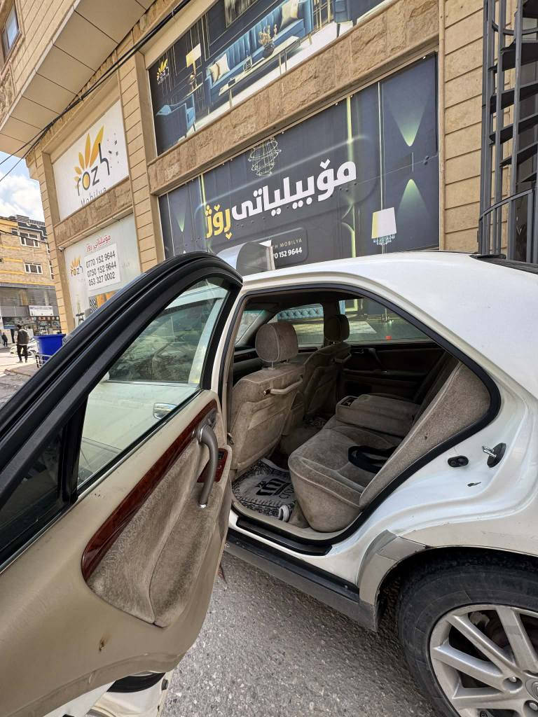 سەرەتا بەناوی خوا مەلیکە بڕاوە دیفۆڕی گەورە گێڕ مەکینە لۆک قرچی دواو پێشی هەیە وەرە با ئەم جەژنە بێ سەیارە نەبیت مۆدێل ٢٠٠٢ دوو دوگمە معامەلەیە زۆر کەم مووشتەری نی ئیزعاجمان مەکە قەرزو قیستم نیە سەیارە جوان دیارە هاتی ماڵەکەم بشکێنی نای فرۆشم پێو با گلەیی نەکەی بۆ زانیاری زیاتر *********** السليمانية, العراق
