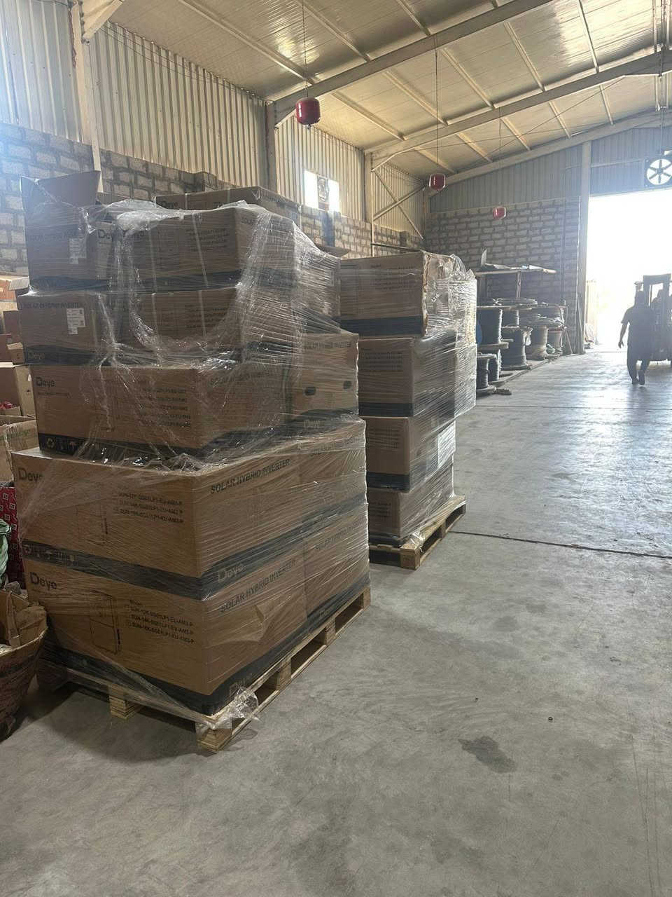 وصلت دفعتنا الجديدة من منتجات الطاقة الشمسية! 🔋⚡
نوفر لكم مجموعة مميزة من البطاريات والإنفيرترات بجودة عالية وأداء موثوق، لتلبية احتياجات المنازل والمشاريع بمختلف أحجامها.

✅ كفاءة عالية
✅ منتجات أصلية
✅ أسعار منافسة
✅ استشارة لاختيار المنتج المناسب

📩 تواصلوا معنا الآن لمعرفة المواصفات والأسعار، ودعونا نساعدكم في اختيار الحل الأنسب لاحتياجاتكم.
⚡️ [ معرض الدولية للشركات العالمية ] للأدوات الكهربائية ⚡️

📞 [***********/***********]
🚩 شارع ١٠٠/ قرب فلكة العلم 

💡 كل ما تحتاجه من أدوات كهربائية… بجودة عالية ومن مصدر مضمون!

#طاقة_شمسية #بطاريات #إنفيرتر #SolarEnergy #الطاقة_المتجددة
