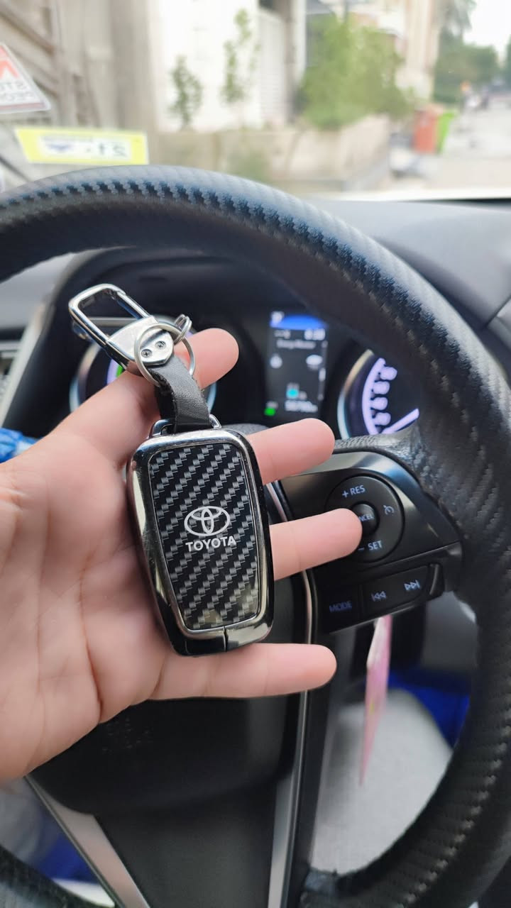 كامري هايبرد 🔋
موديل 2024 اصل
لون ابيض اصل
گير محرك بطارية تبريد كله شرط جديد 
بصمه + دخول ذكي + 3 انظمة قياده + تحكم جهتين + سايد بريك بصمه + محذر سرعه + تبريد شاشة + اشاير بالمري
ماشية 25 الف من المزاد حقيقي حاليا 57 الف شرط الفحص
رقم بغداد انكليزي سنوية الى 2030
السعر 175 $
***********
