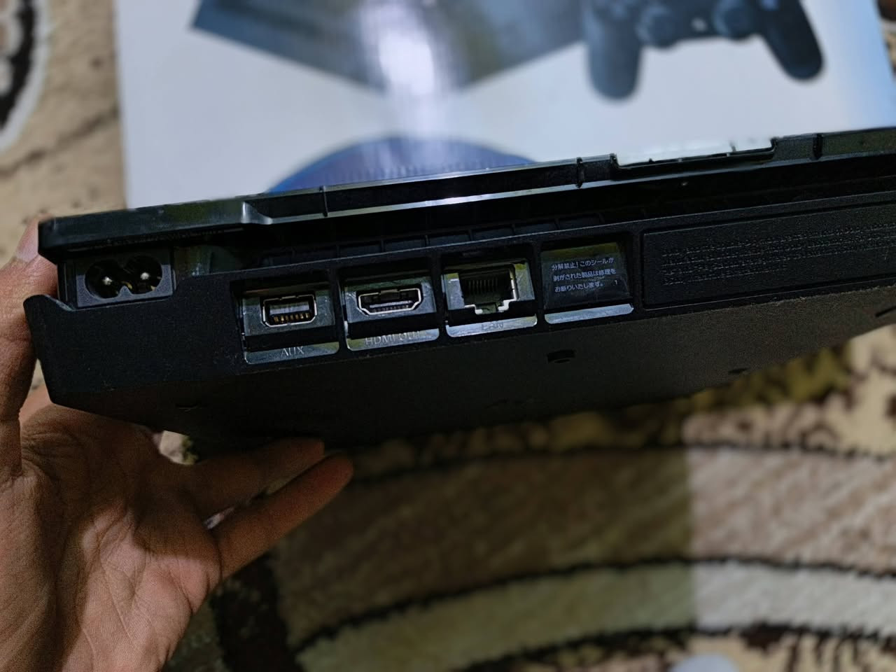 بلي فور سلم أسود ويا يده وحده وقرص فيفا 24 آلجهاز آخر إصدار توه شتريته من المحل سعره250 وبي مجال قليل مكاني بصره حيانيه شارع سيد رقمي ***********
